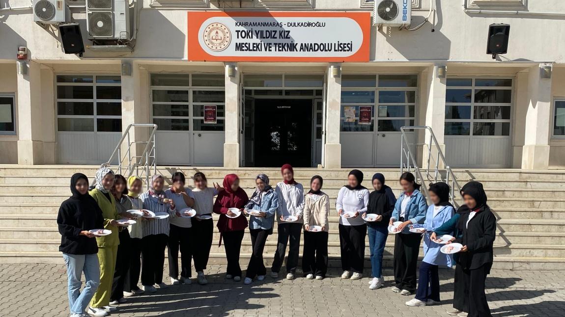 YILDIZLARIMIZDAN MUTLU ŞEKERLER